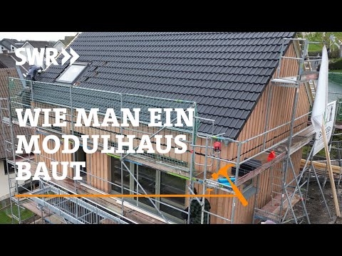 Modulhäuser boomen – und das aus gutem Grund: Sie sind schnell gebaut, vergleichsweise günstig und dabei auch noch nachhaltig. In diesem Beitrag erfährst du, was ein Modulhaus ausmacht, wie es sich von klassischen Massiv- und Holzhäusern unterscheidet, was es kostet und worauf du beim Bau achten solltest – inklusive Hersteller-Vergleich und Bauzeit-Kosten-Diagramm.