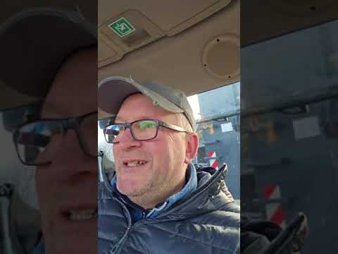 Markus Wipperfürth, Landwirt und Aktivist, hat kürzlich ein Video mit dem Titel "Anke Engelke, du bist gerne bei uns zu einer Lesung eingeladen" veröffentlicht. Dieses Video löste eine Kontroverse aus, als klar wurde, dass Anke Engelke eine Neuinterpretation des Kinderbuchklassikers "Die Häschenschule" veröffentlicht hatte.