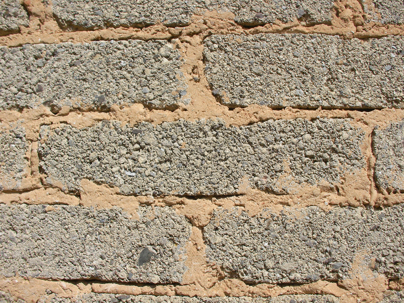 Älteres Bimsmauerwerk mit alter Verfugung/Mörtel