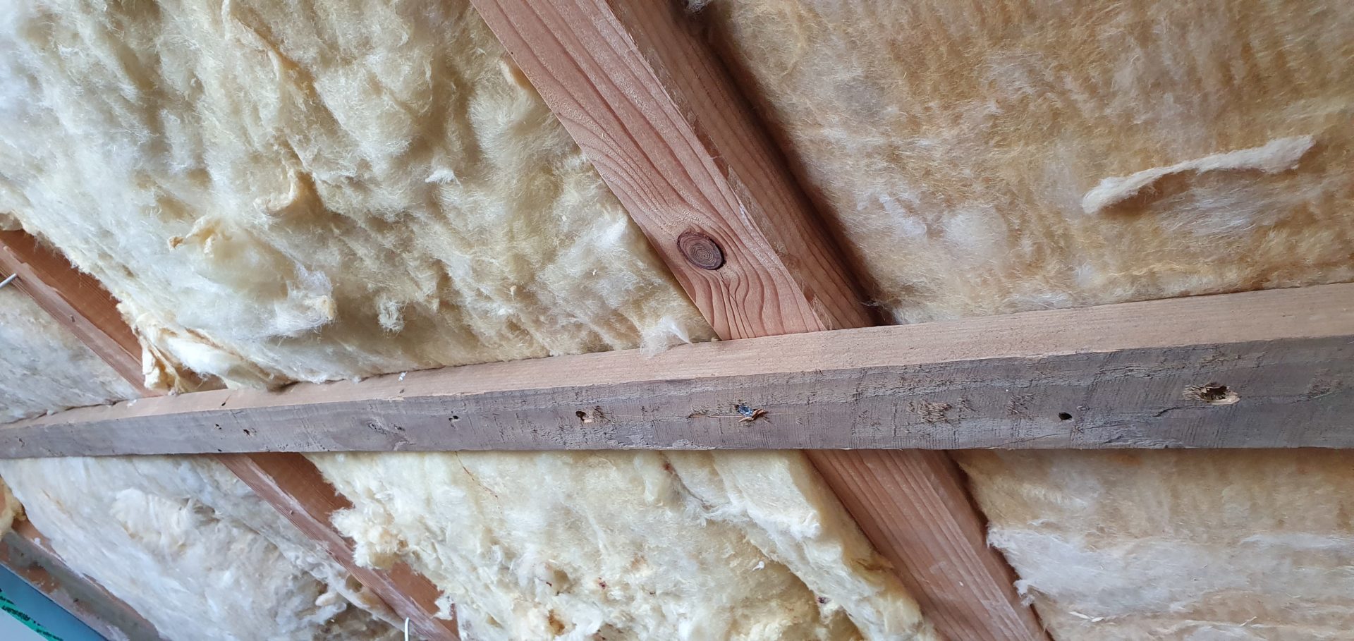 Dämmung zwischen Dachsparren eingebaut