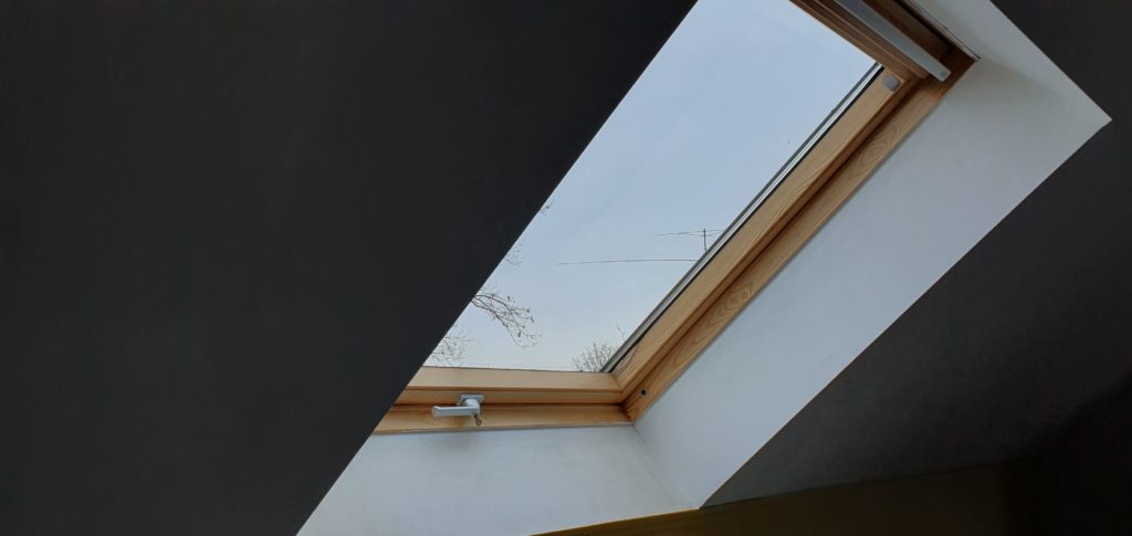 Dachfenster mit Holzrahmen von Velux