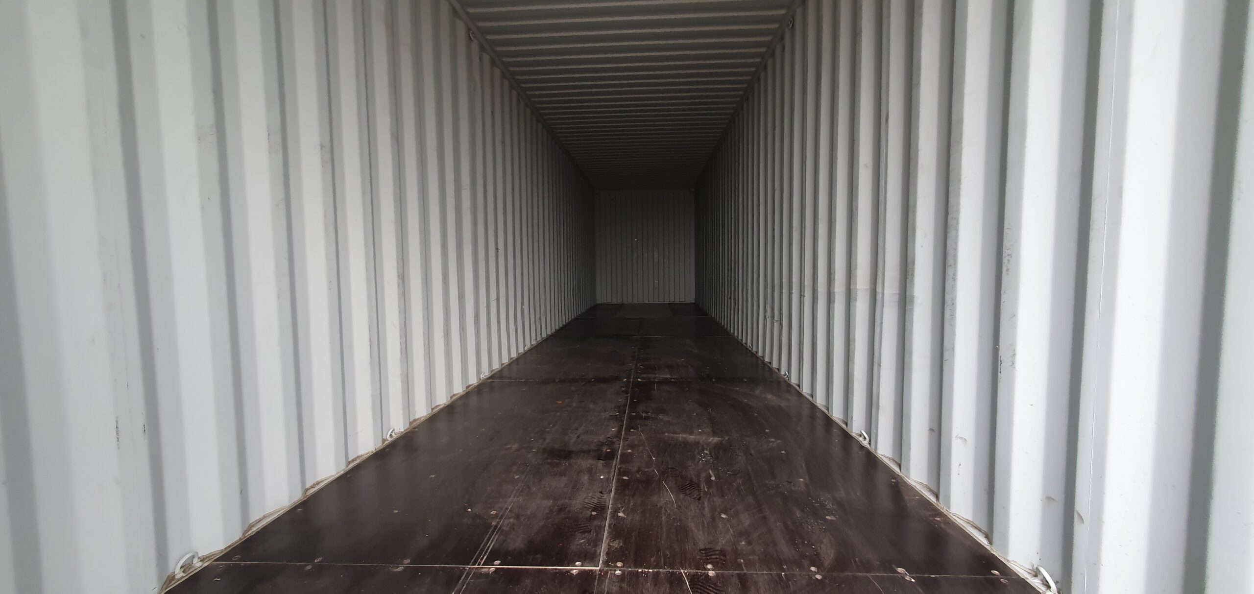 40-Fuß High Cube Innenansicht der Seecontainer