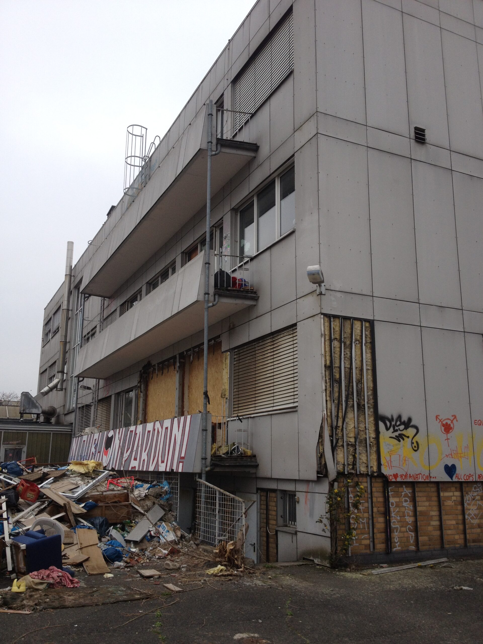 Abbruch Haus Köln mit Asbest