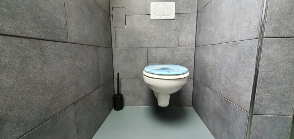 Bau Bilder/Fotos. 6 Bild verstopfte Toilette WC Auf dieser Seite entdecken Sie Bilder und Fotos, die ich im Zusammenhang mit dem umfangreichen Thema Bauen und Handwerk erstellt habe. Tauchen Sie ein in visuelle Eindrücke, die den Prozess des Bauens, handwerkliche Arbeiten und verwandte Themen einfangen.
