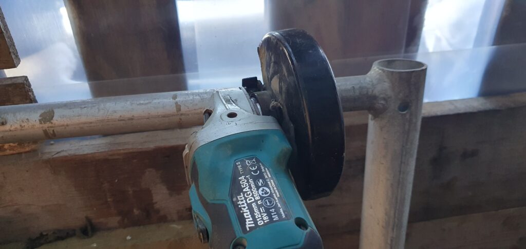 DIY-Projekt: Stylische Regalbodenhalter aus Betonstahl – Handwerkskunst für Individualisten 7 20240120 125306 1 Einblick in die Welt des Handwerks: Von der Idee bis zur Umsetzung