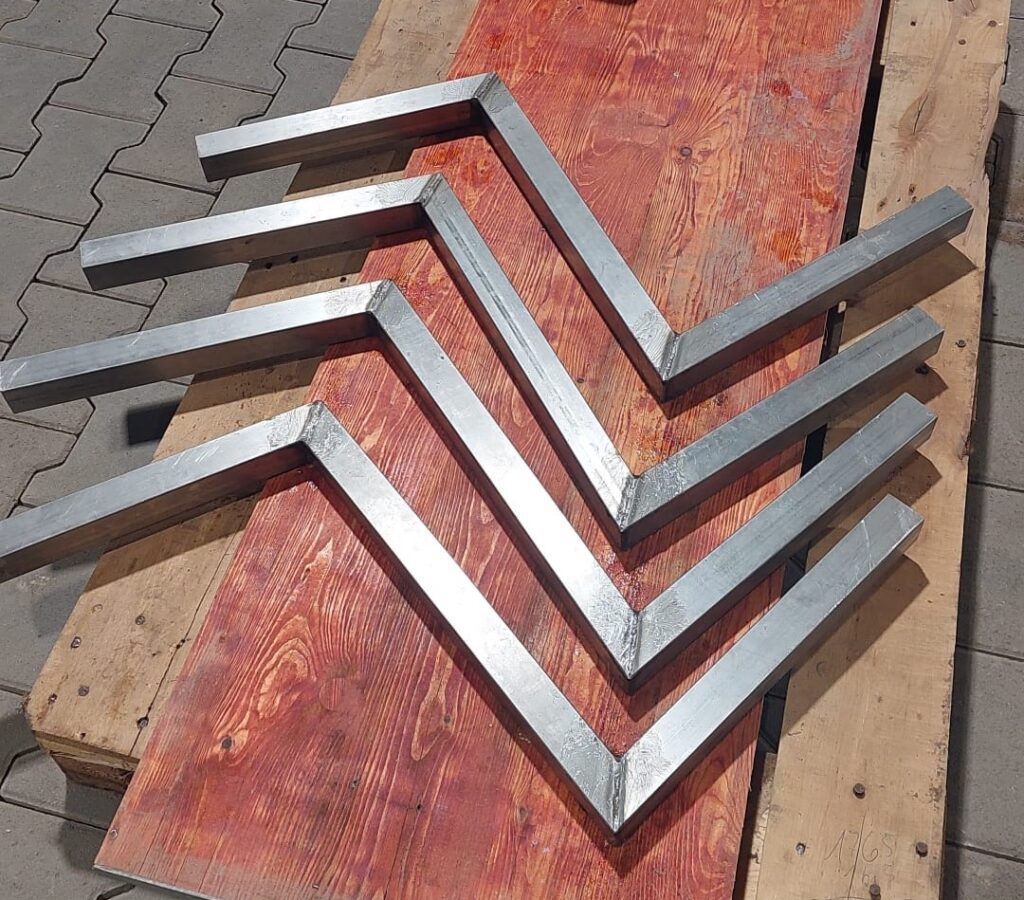 DIY-Projekt: Stylische Regalbodenhalter aus Betonstahl – Handwerkskunst für Individualisten 2 IMG 20231007 WA0004 Einblick in die Welt des Handwerks: Von der Idee bis zur Umsetzung
