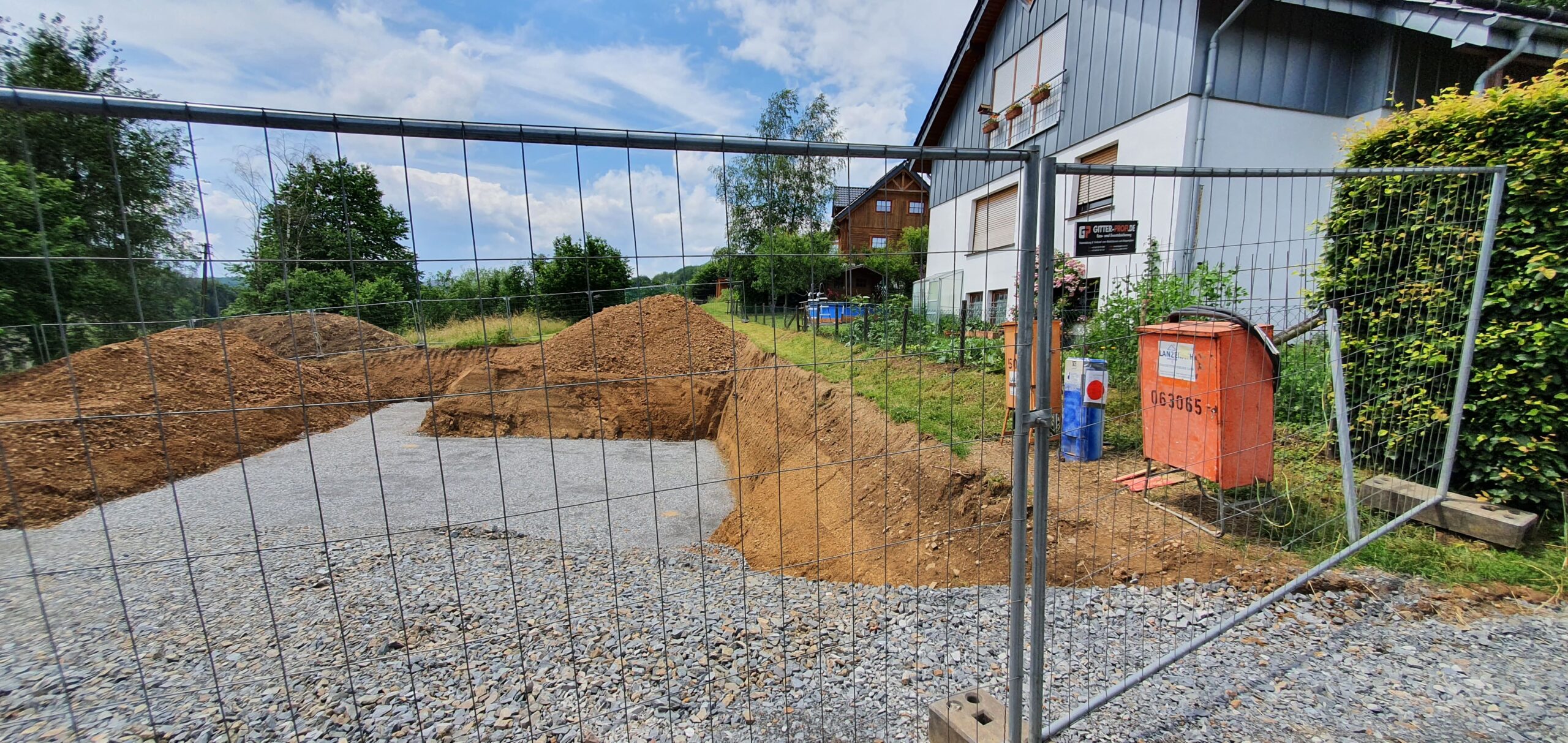 Bauzaun zur Absicherung einer Baustelle