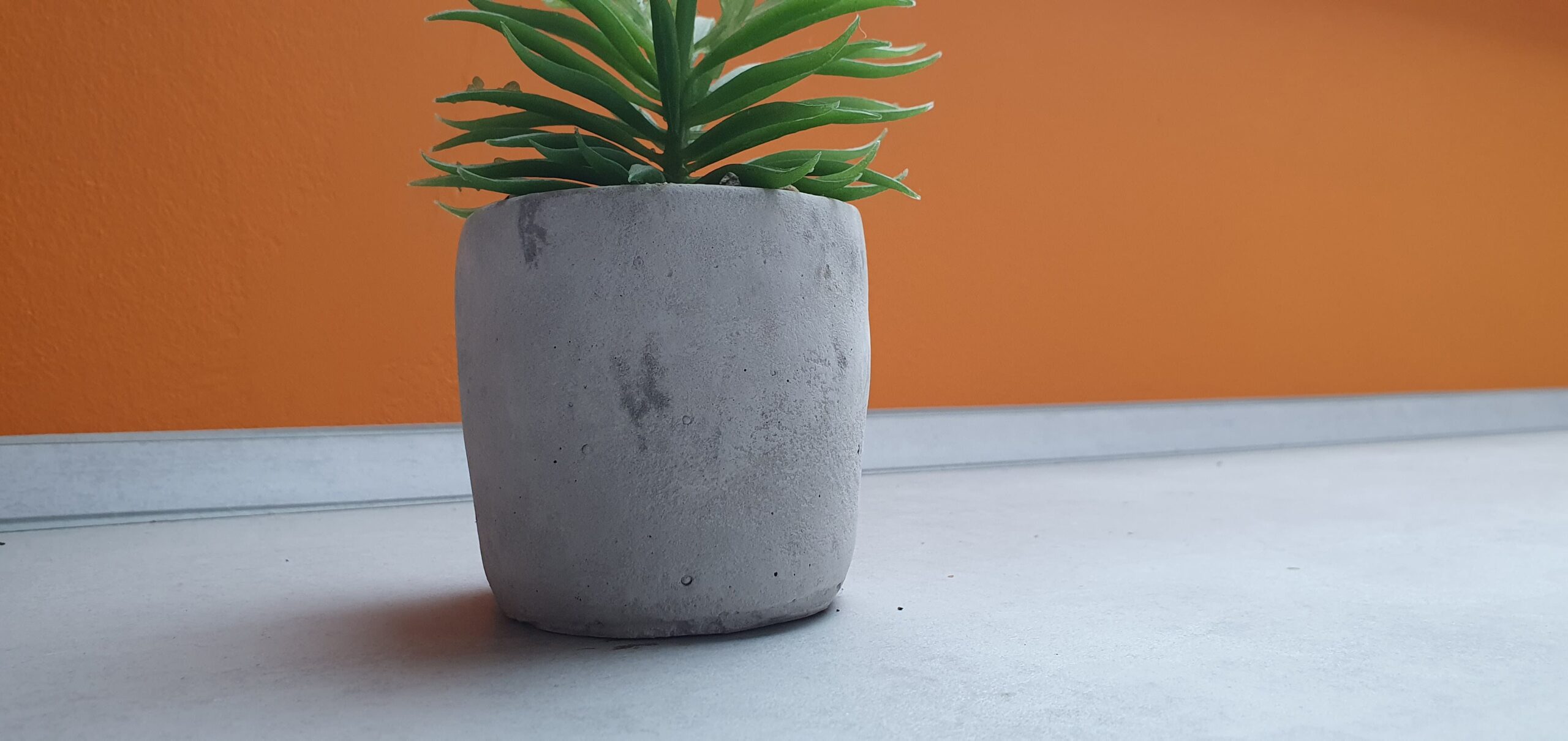 Orange Wände in der Küche