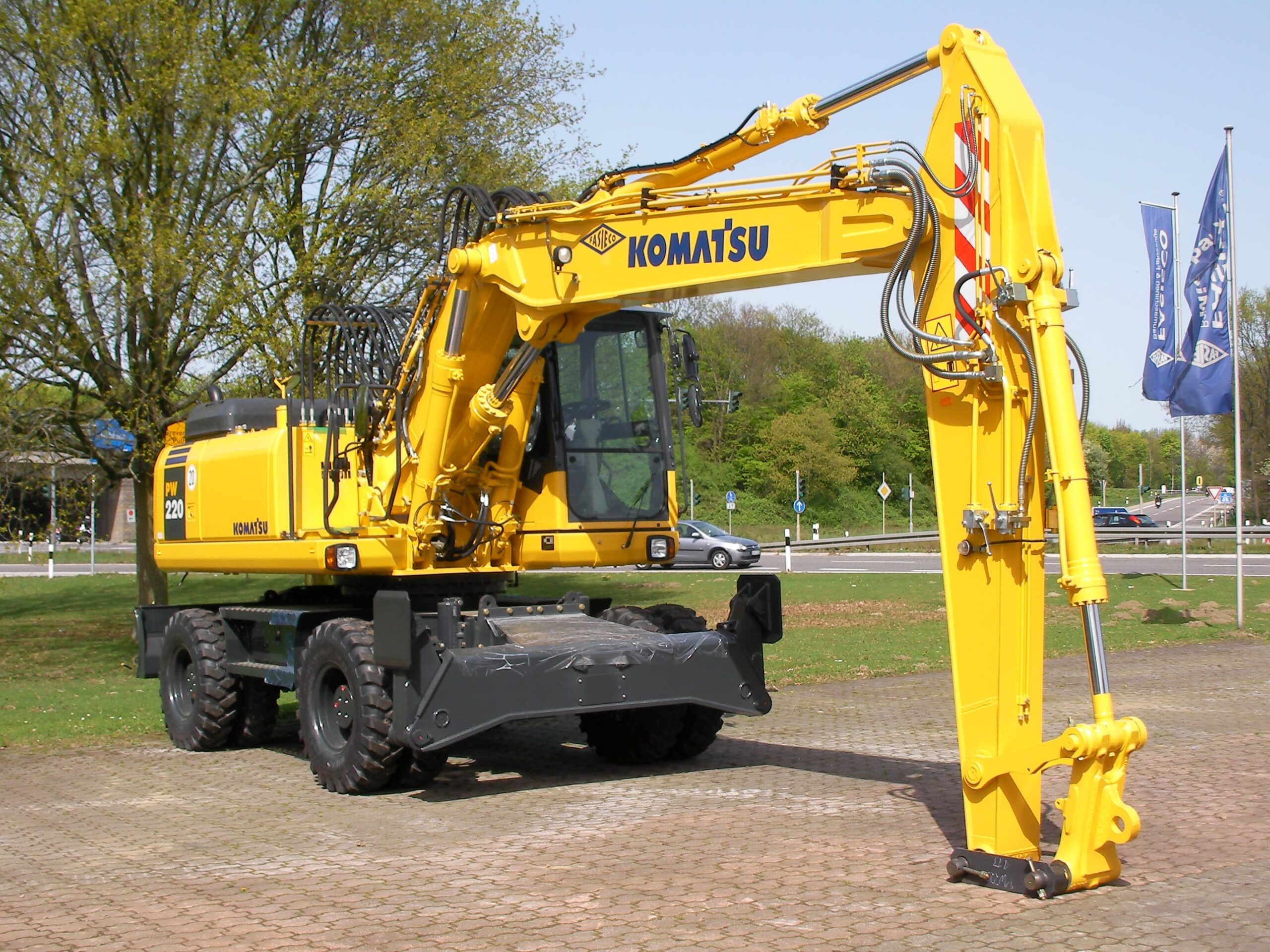 Komatsu PW220 Radbagger Neu