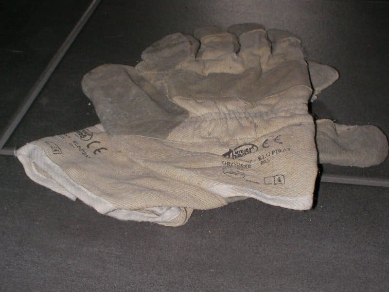 Arbeitssicherheit auf der Baustelle. Die PSA! 6 Lederhandschuhe