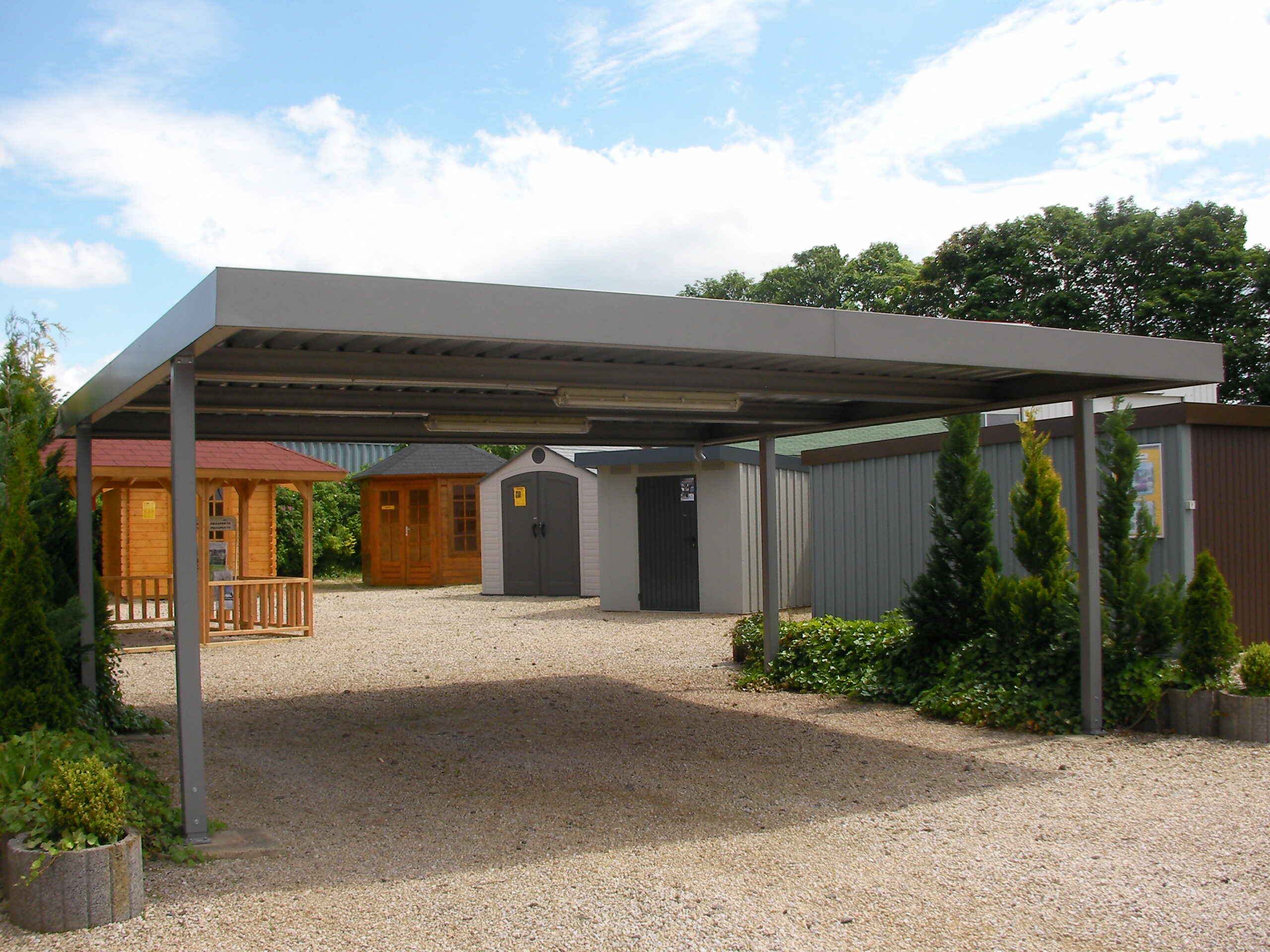 Großes Einzelcarport